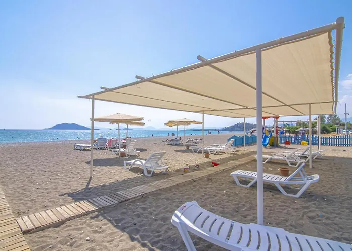 Sunset Beach Club Aqualettings Lighthouse 19 Apartman *